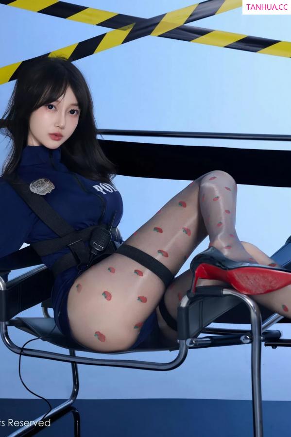 玥儿玥  [XiuRen]高清写真图 2025.07.14 No.10544 玥儿玥er 蓝色制服第10张图片